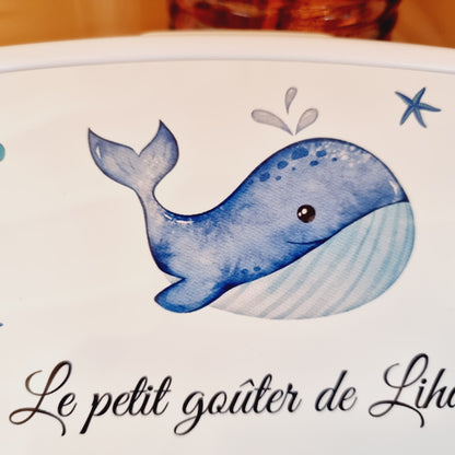 Kit rentrée scolaire avec sa boîte à gouter et sa gourde de 500 ml avec le motif baleine 