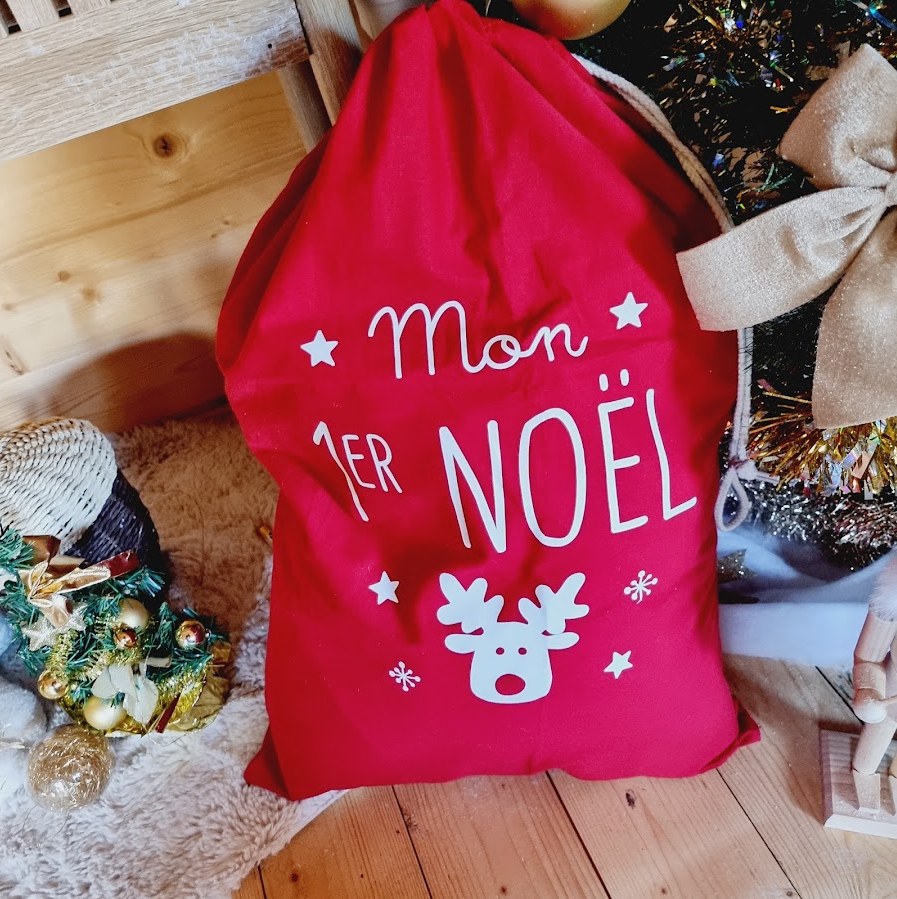  Hotte de Noël rouge personnalisée avec inscription Mon Premier Noël et prénom de bébé.
